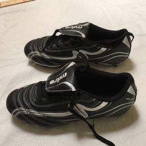 Kids cleats